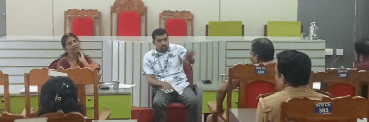 വണ്ടിപ്പെരിയാറിൽ വഴിയോര കൈയേറ്റങ്ങൾ ഒഴിപ്പിക്കുന്നു; ബസ് സർവീസുകൾക്കും പാർക്കിംഗിനും കർശന നിയന്ത്രണം ഗതാഗതക്കുരുക്കിന് ശാശ്വത പരിഹാരം കാണാൻ സംയുക്ത നടപടി