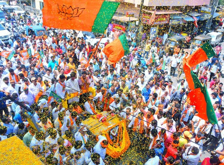 ബിജെപി ജയ്ക്കൊടിമരത്തിൽ ദേശീയ പതാക; ബലരാമപുരത്ത് കോൺഗ്രസ് പരാതി